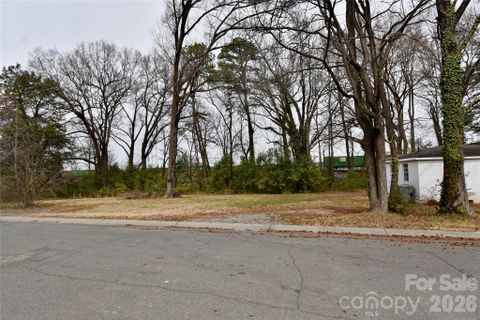 4117 Bearwood Avenue active home in Howie Acres, Charlotte, NC