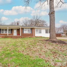 2926 Lake Drive