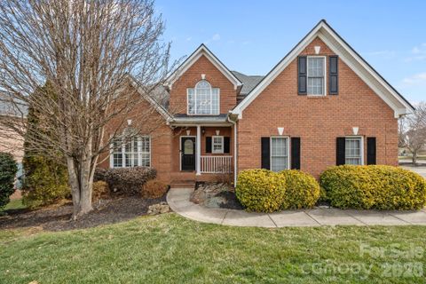 132 Tenth Green Court sold home in Fox Den, Statesville, NC