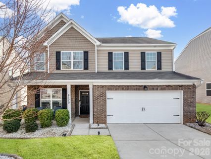 6179 Kilchurn Drive active home in Almond Glen, Fort Mill, SC