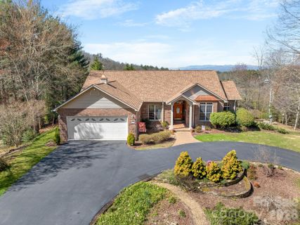 17 Ashton Forest Court active home in Laurel Oaks, Hendersonville, NC