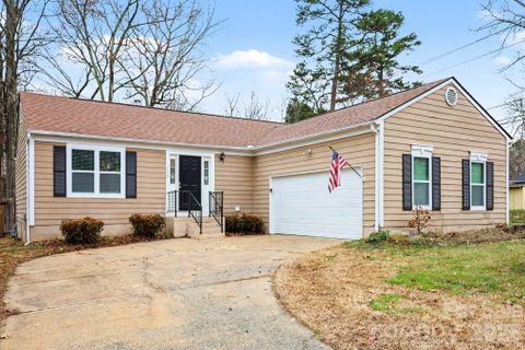 6027 Running Deer Road sold home in Running Deer, Charlotte, NC
