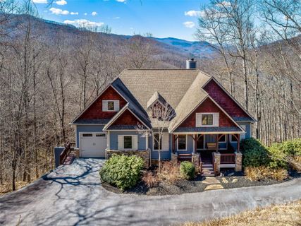 130 Cross Vine Drive active home in Bear Lake Reserve, Tuckasegee, NC
