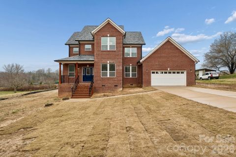 114 Strawberry Court