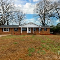1621 Stonehill Place