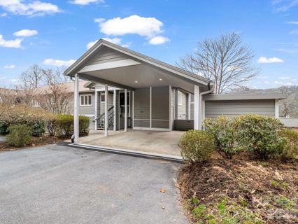 303 Golfside Drive active home in Kenmure, Flat Rock, NC