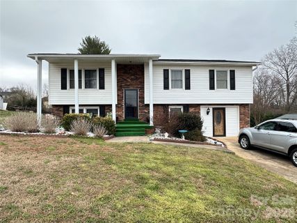 408 Cardinal Drive sold home in Meadowbrook Acres, Newton, NC