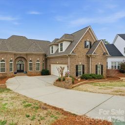 458 Inverness Place
