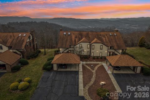1601 Fleetwood Plaza active home in Fleetwood Plaza, Hendersonville, NC