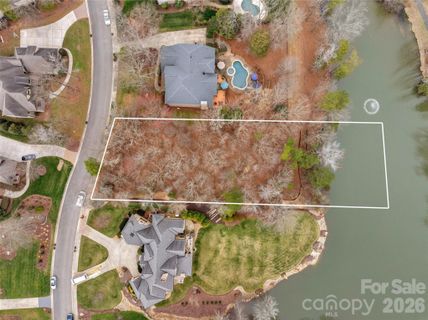 8234 Victoria Lake Drive sold home in Victoria Lake, Waxhaw, NC
