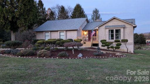 18 Amber Drive sold home in Bannerwood, Horse Shoe, NC