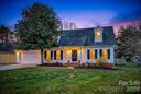 6107 Colchester Lane sold home in Matthews, SC
