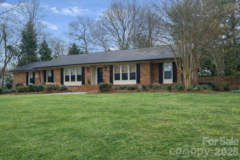 5334 Shoreview Drive sold home in Lake Shore Estates, Concord, NC