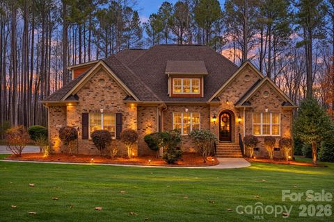 7404 Bay Cove Court sold home in Pebble Bay, Denver, NC