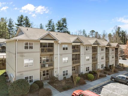 704 Carlyle Way sold home in Carlyle Condominiums, Asheville, NC