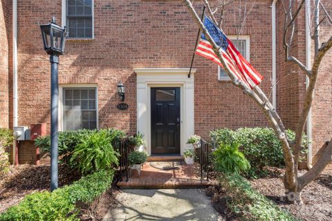 530 N Poplar Street sold home in Hackberry Court, Charlotte, NC