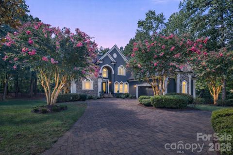 8915 Warwicke Lane active home in Northview Harbour, Sherrills Ford, NC