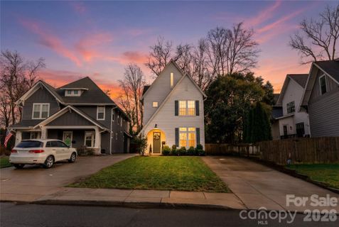 1010 Everett Place