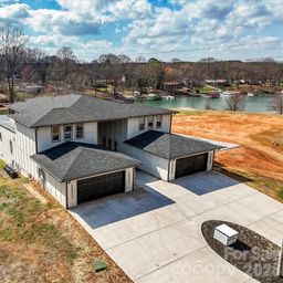 4987 Wildlife Lane