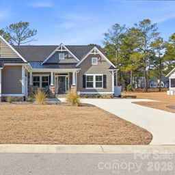 1064 Sw Mayfair Way