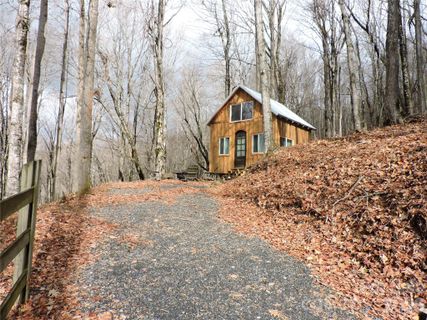 191 Bens Bend active home in Amber Ranches, Bakersville, NC