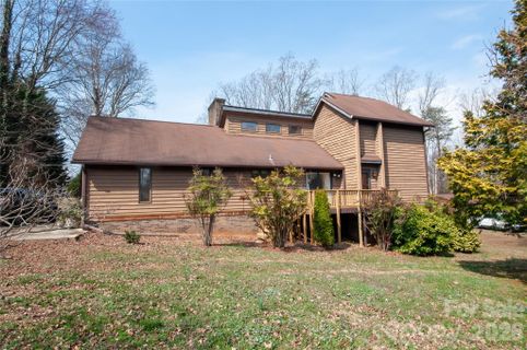 A home in Oakwood Forest, Yadkinville
