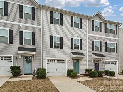 2037 Langer Street pending home in Woodford Green, Charlotte, NC