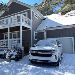 5111 Stockbridge Drive