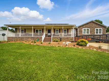 A home in Pilots Ridge, Bessemer City