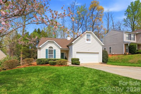 2454 Carmathen Road pending home in Harrington Woods, Charlotte, NC