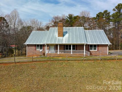 120 Skyline Drive