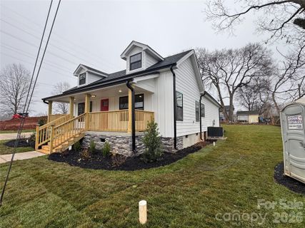 203 Lee Street