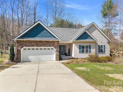 163 Oak Apple Lane active home in Chestnut Ridge, Hendersonville, NC