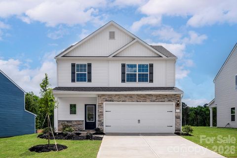 6618 Fairford Drive pending home in Ascot Woods, Charlotte, NC