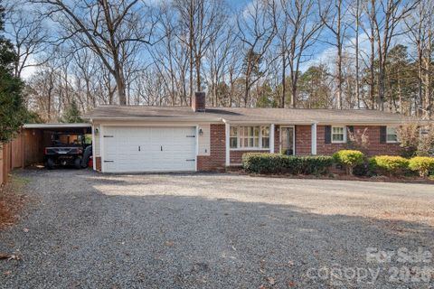 127 Possum Road active home in Woodrun, Mount Gilead, NC