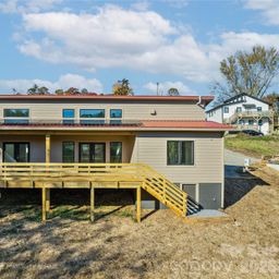 326 Emma Road