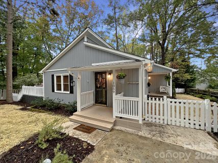 1059 Woodlake Lane
