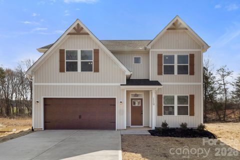 119 Indian Wells Court pending home in Hunters Run, Harmony, NC