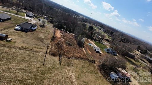 907 Honeysuckle Drive sold home in Oak Springs, Shelby, NC