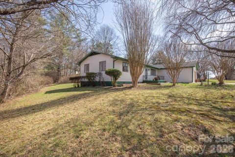 22 Stoney Nob Drive sold home in Woodland Trace, Hendersonville, NC