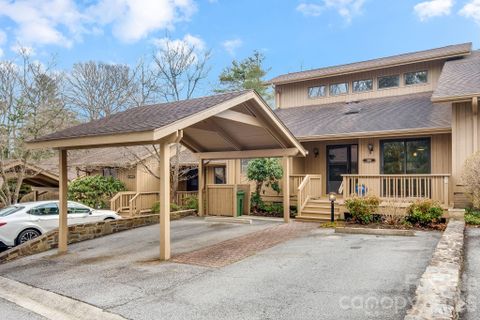 1104 Red Oak Drive active home in The Oaks, Hendersonville, NC