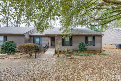 Homes in Dogwood Hills, Fort Mill