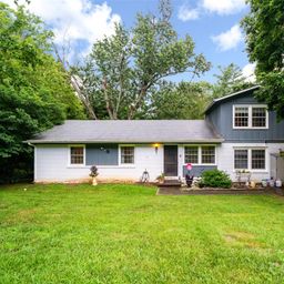 6 Hillview Circle