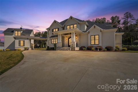 788 Pinnacle Drive
