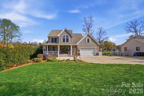186 Hazelton Loop active home in Regency Lake Village, Mooresville, NC
