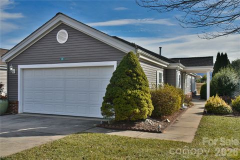 4 Heather Way pending home in Brigadoon, Candler, NC