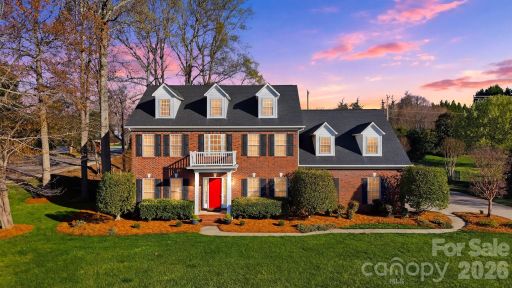 A home in Olde Savannah, Claremont