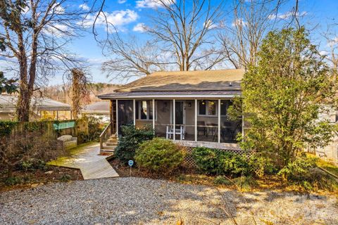 1331 Hickory Point Drive active home in Hickory Point, Lexington, NC