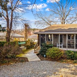 1331 Hickory Point Drive