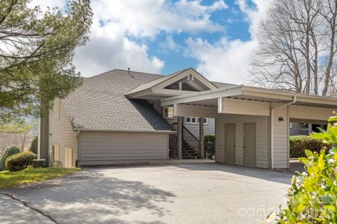 111 Bluffview Lane active home in Kenmure, Flat Rock, NC